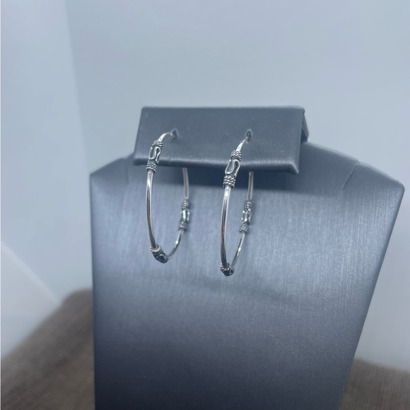 Sterling silver Bali hoop earrings - Picture 7 of 8